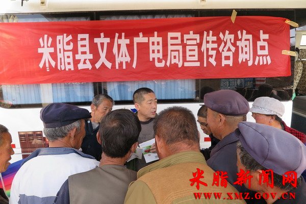 “科技之春”宣传走进龙镇集市